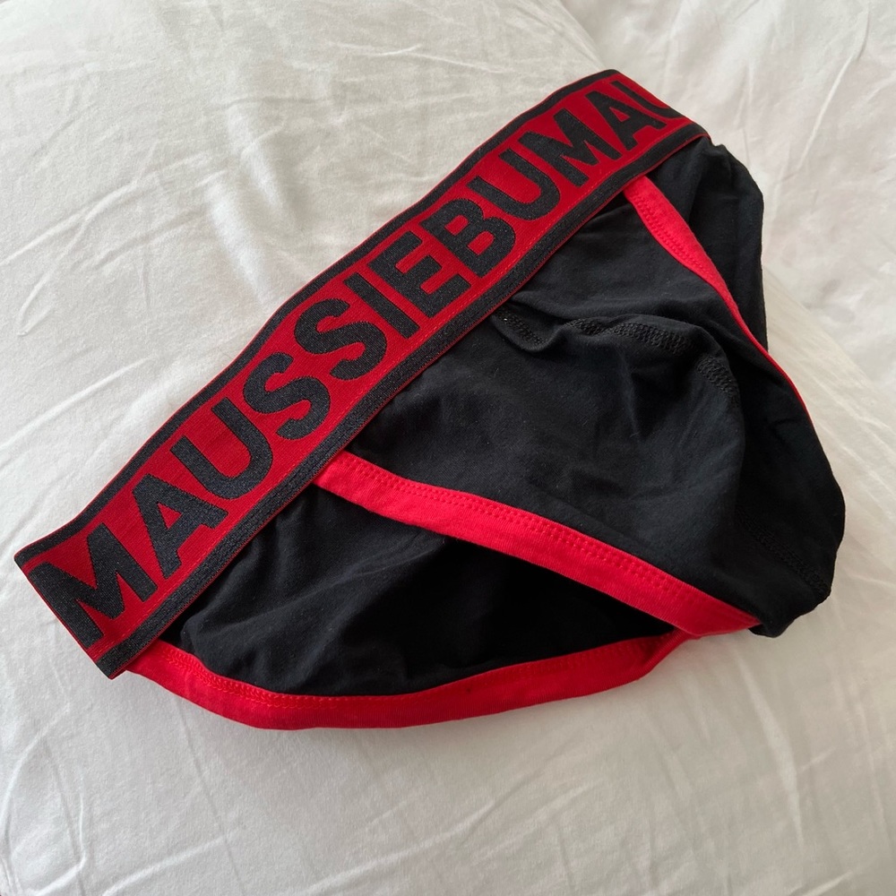Aussiebum briefs